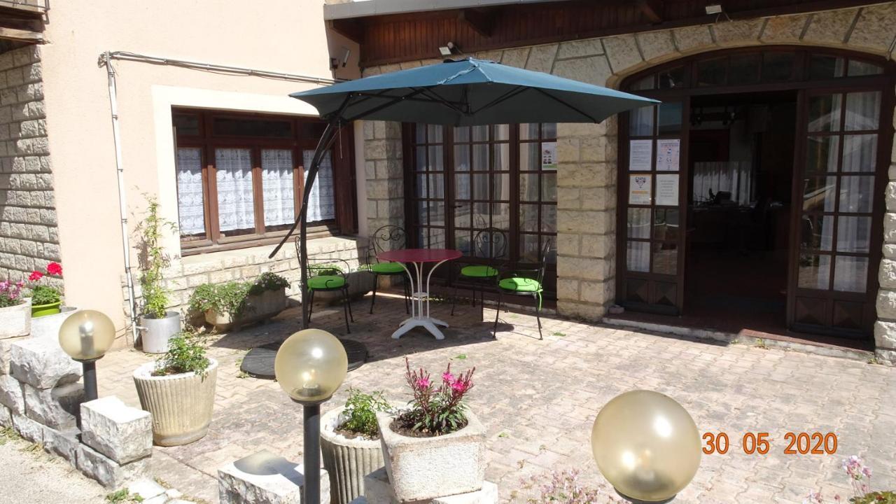 Bed and Breakfast Au Pont De La Gineze Barjac  Exteriér fotografie